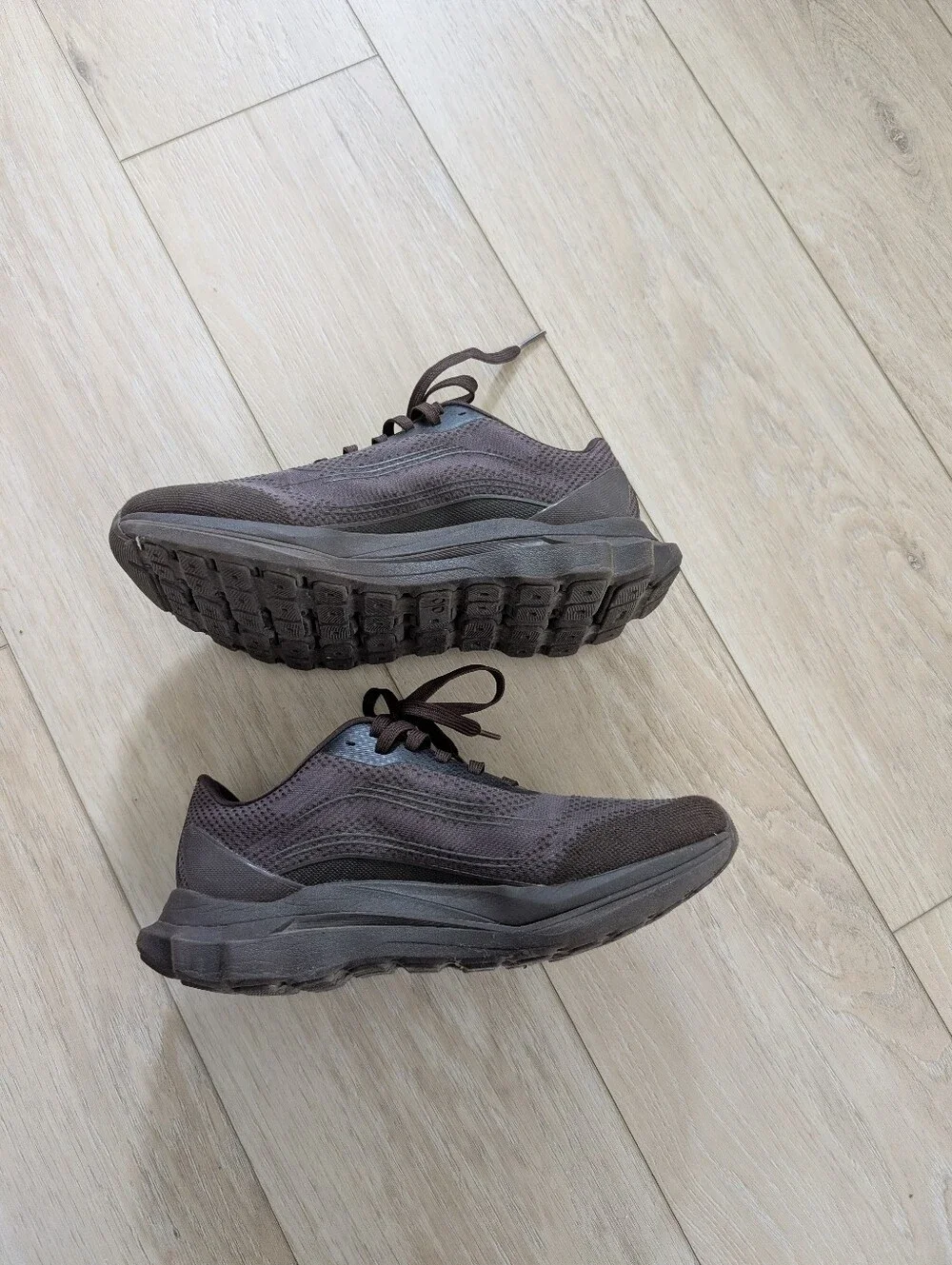 Alo Yoga Runner Althetic Shoes Brown Size 9